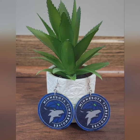 Minnesota Timberwolves Basketball NBA Wood Lightweight New Boutique Earrings - Picture 1 of 6